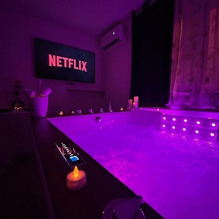 Love Room A Cannes - Appartement 25M2 Pour 2 Personnes Avec Un Jacuzzi Prive 外观 照片