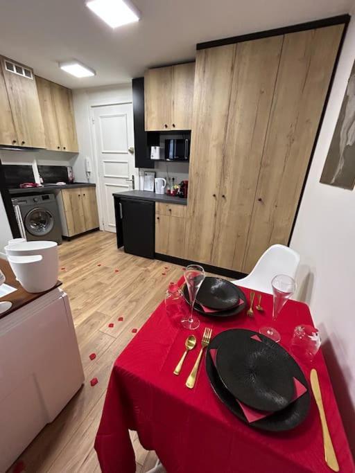 Love Room A Cannes - Appartement 25M2 Pour 2 Personnes Avec Un Jacuzzi Prive 外观 照片